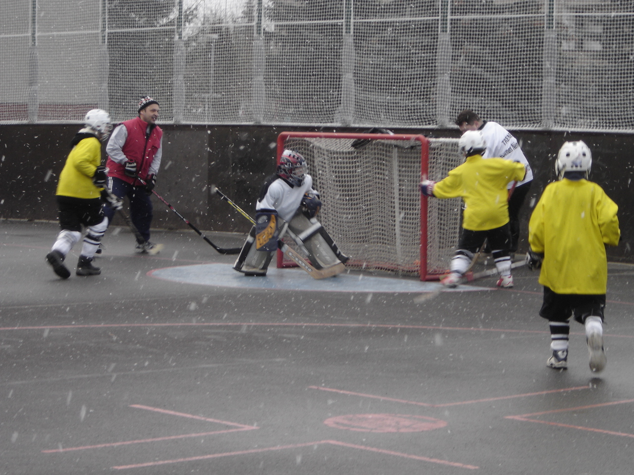 hokejbal novorocni utkani2008 018.jpg